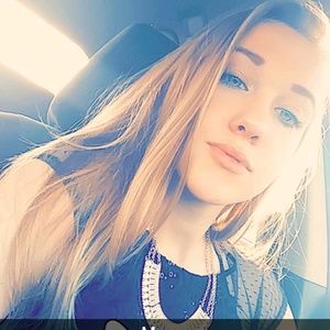 Meet your Posher, Alandra